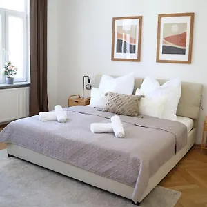 Apartment Bloom - Cozy Apartment, 5 Stops To Center, Wien