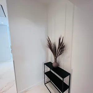 Apartment Zeus Design Schlosspark Schoenbrunn, Wien